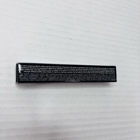 Price firm BOBBI BROWN Black Regard Intense Smokey Eye Mascara - Picture 5 of 6